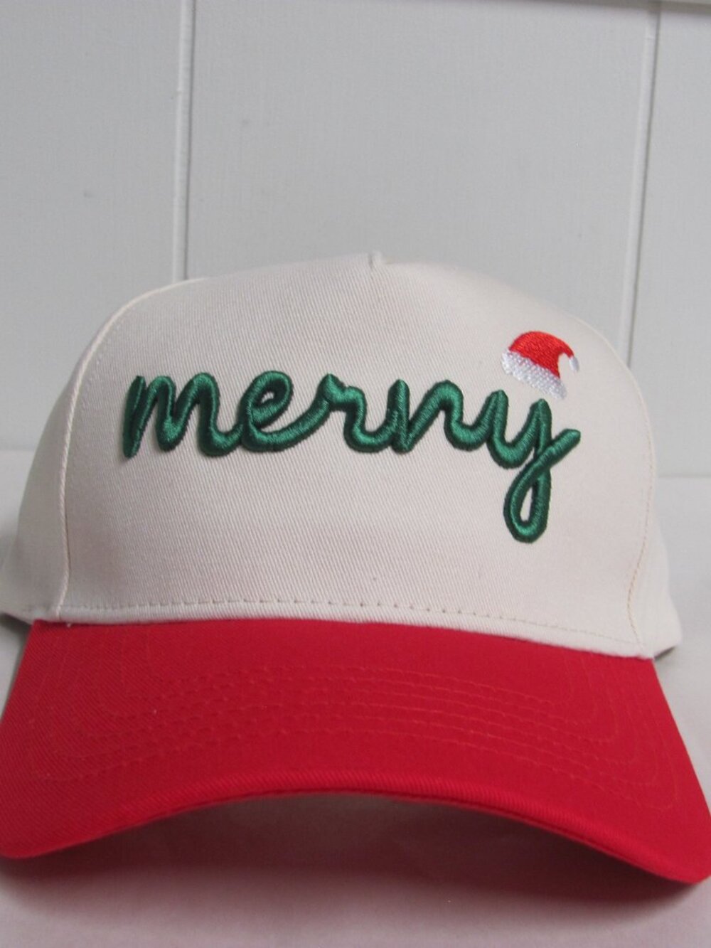 CHRISTMAS EMBROIDERED BASEBALL CAP NWT